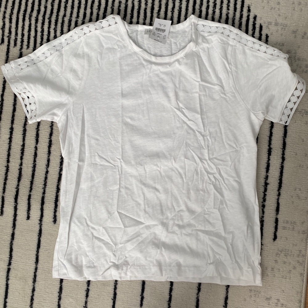 Circle Trim Cotton Tee
